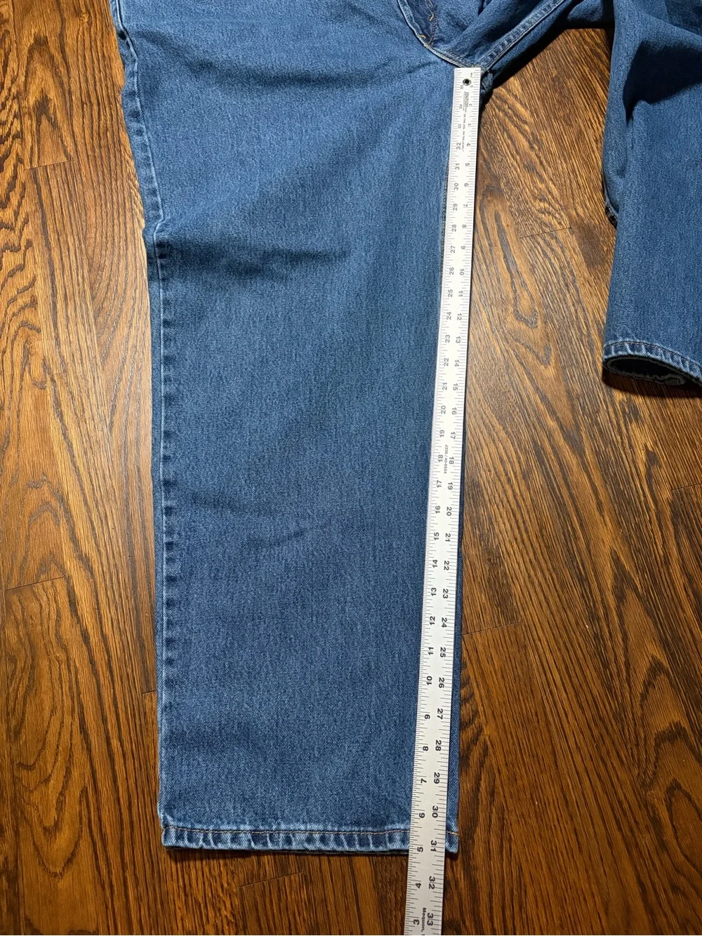Levi’s Men’s 550 Relaxed Fit Jeans – Medium Dark Wash Blue Denim Tag Size 50x32